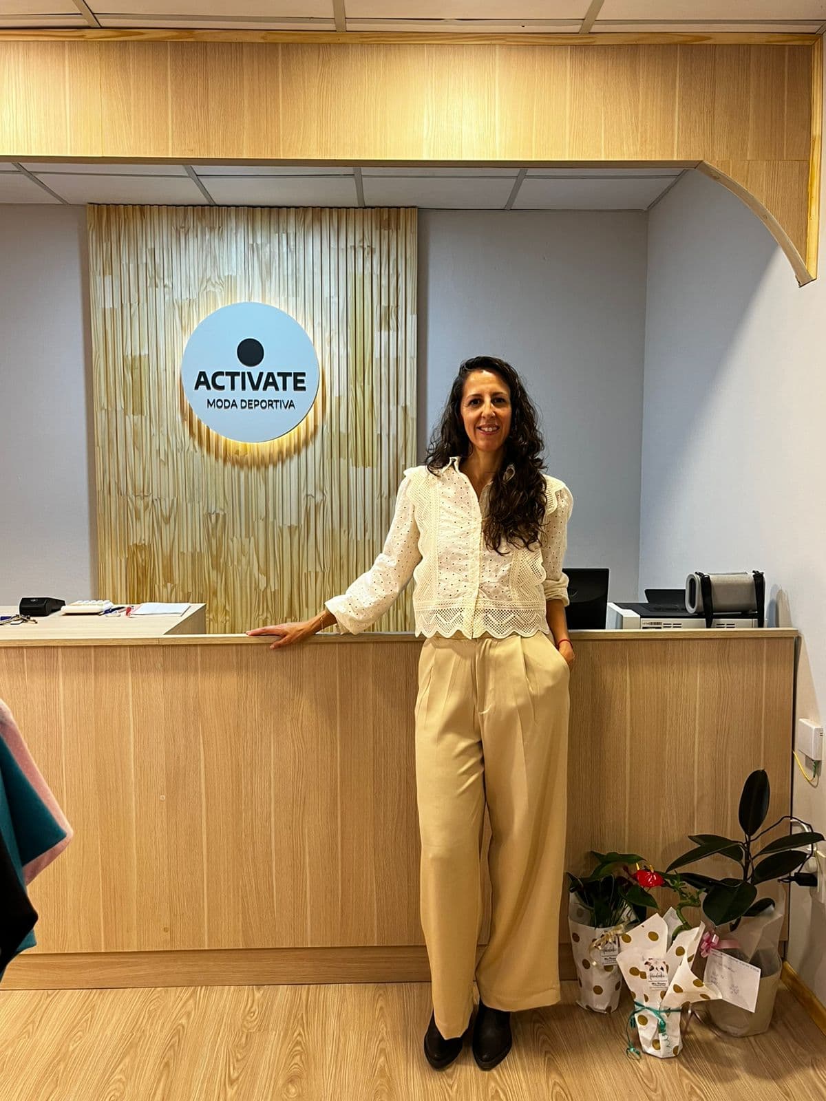 Lorena en el local de Activate Moda Deportiva